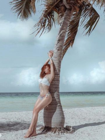 Моника Роковая Брюнетка Маркс